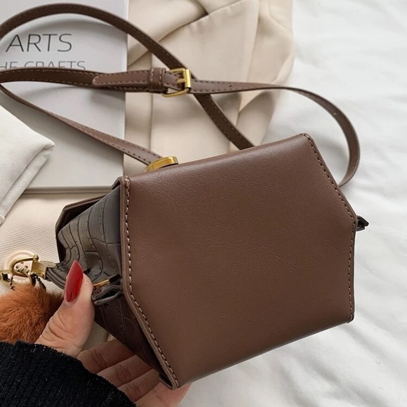 NEW INVENTORY 🔥Pom Pom Decor Croc Embossed Flap Box Bag🔥 - Picture 5 of 11